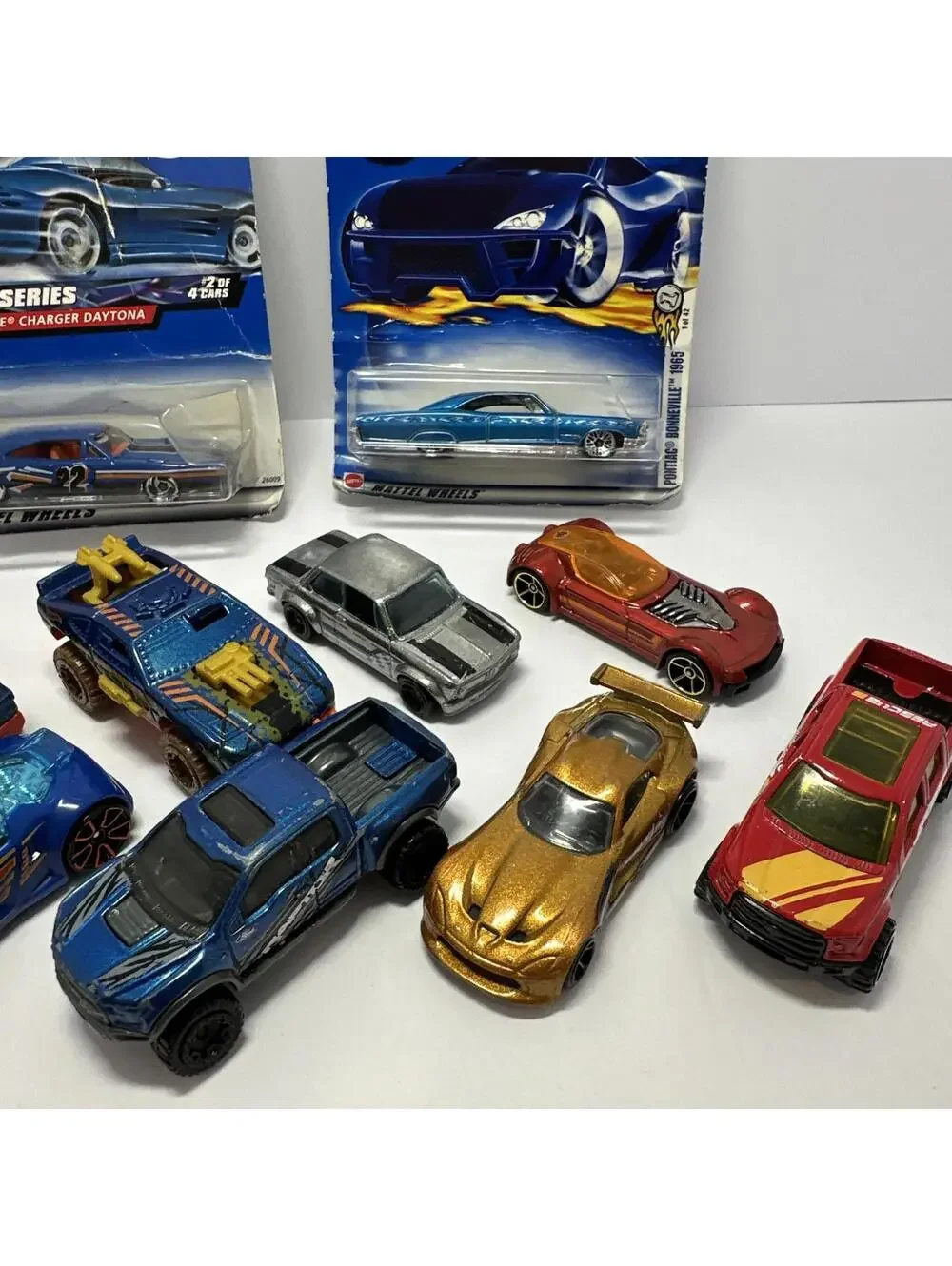 Hot Wheels Mixed Lot 12 Cars Lose And Packaged